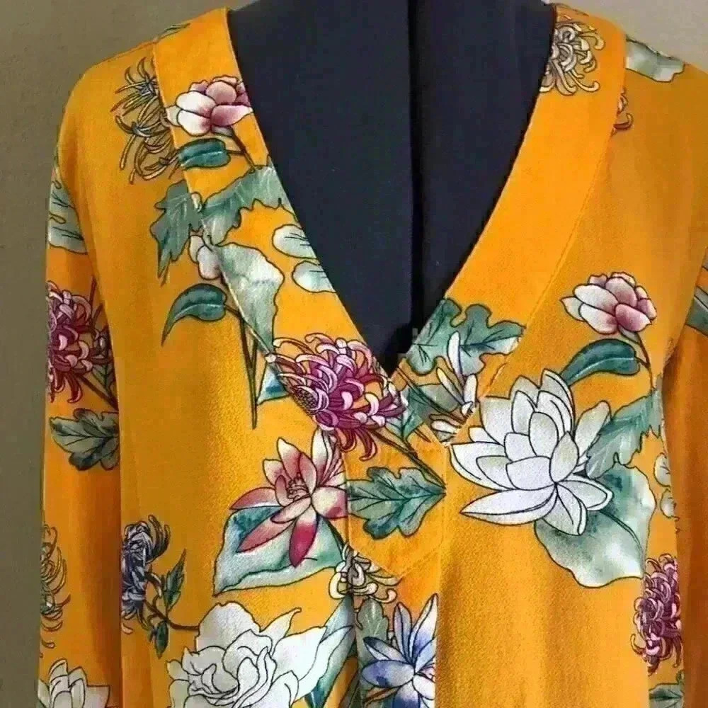 BluHeaven Yellow Flower Garden inspired long sleeve V-neck Top Women  Small - Picture 2 of 7